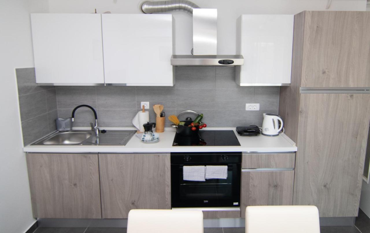 Valkane Beach Studio Apartment Pula Bagian luar foto