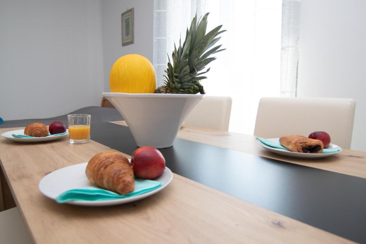 Valkane Beach Studio Apartment Pula Bagian luar foto