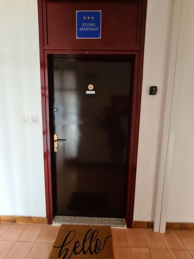 Valkane Beach Studio Apartment Pula Bagian luar foto