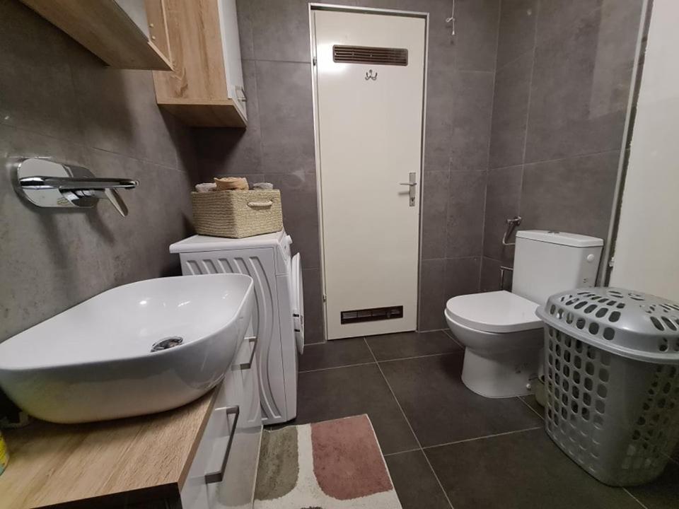 Valkane Beach Studio Apartment Pula Bagian luar foto